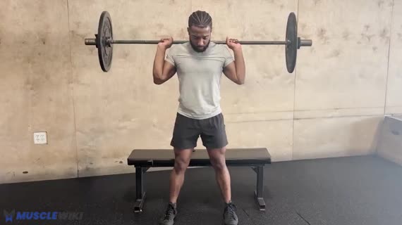 اسکات هالبرت با مکث و لمس جعبه